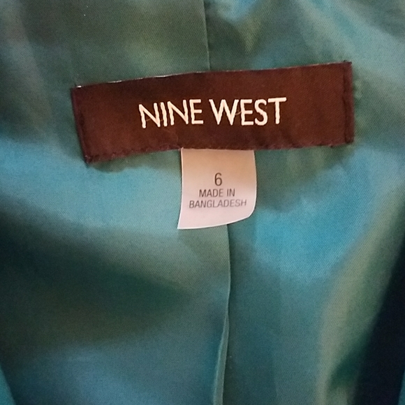 Blazer - Picture 2 of 3